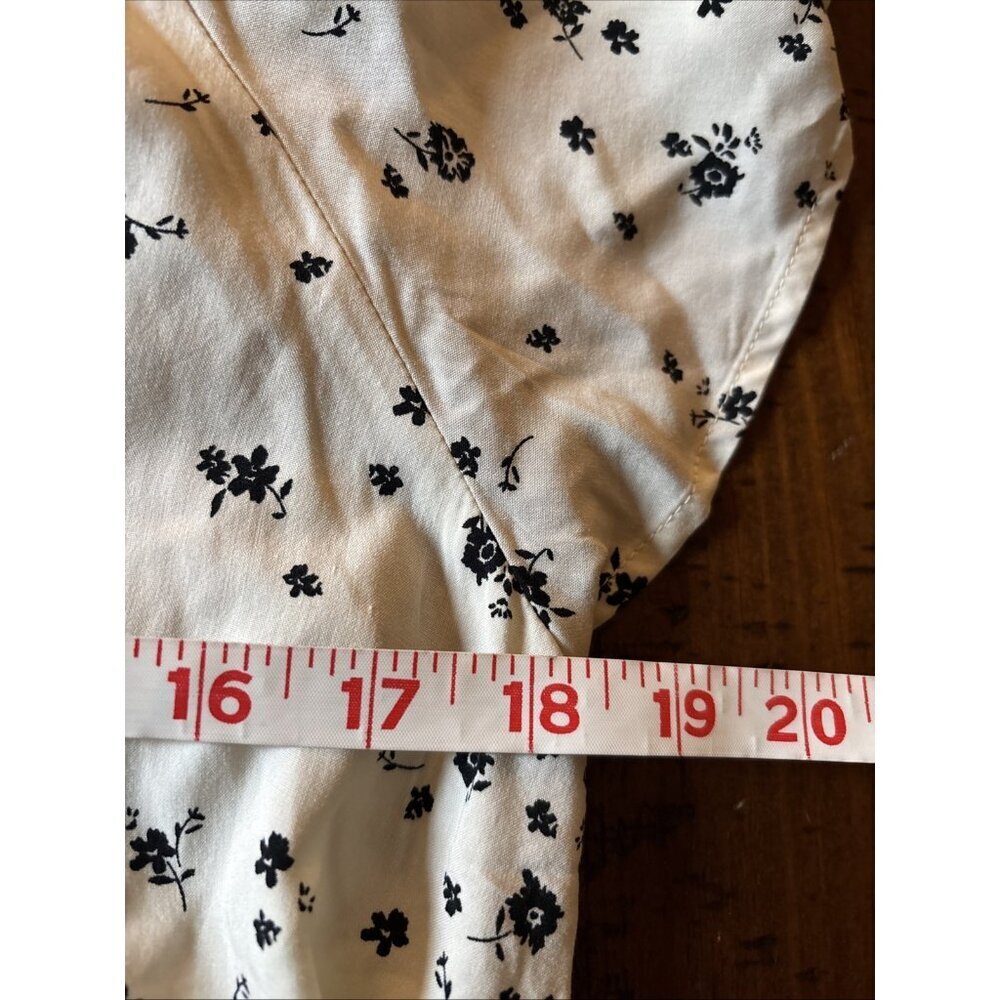 Gap Short Sleeve Blouse Off White Floral Size Small NWT - Picture 5 of 6